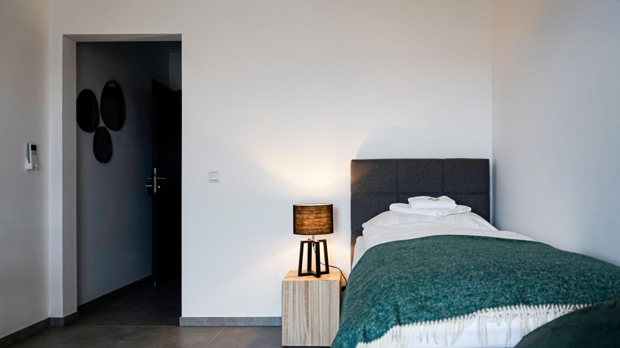 Si-View Einzelzimmer Mit Balkon Zimmer 4 - Hotel Зиген Екстериор снимка
